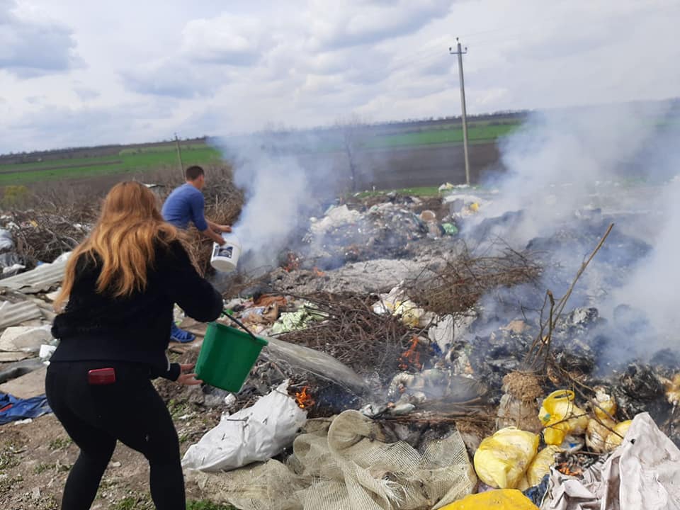 Gunoiștea din comuna Țipala, incendiată pentru a doua oară în luna aprilie 4 175722587 409493160280871 5242061736303774347 n