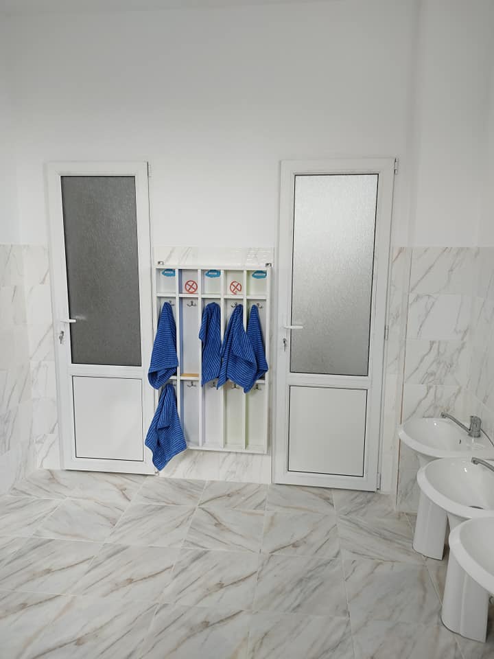 FOTO// Condiții mai bune pentru copii: Un bloc sanitar al grădiniței din Dănceni, reparat 7 176554517 4131433280278816 1137234843446140723 n