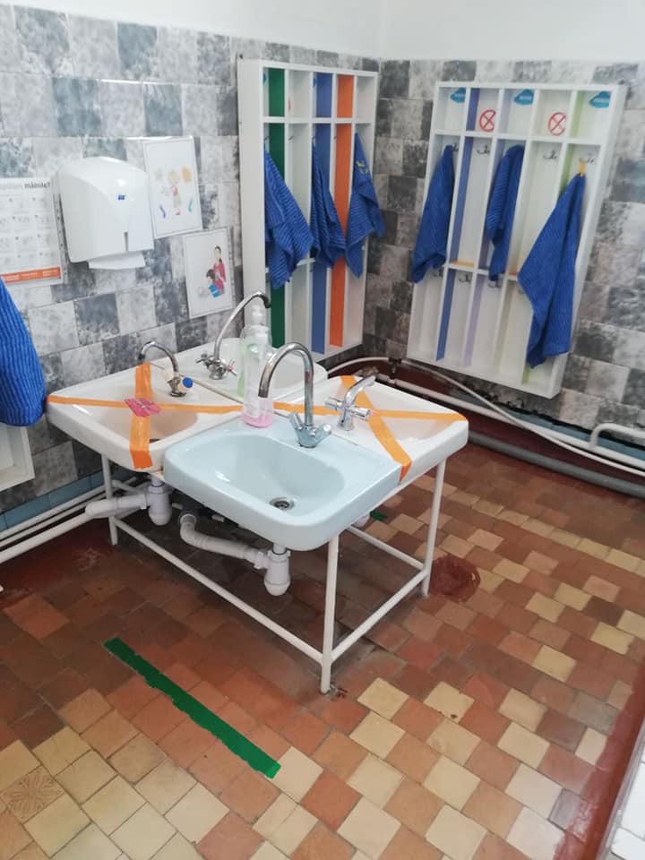 FOTO// Condiții mai bune pentru copii: Un bloc sanitar al grădiniței din Dănceni, reparat 4 176562259 4131434866945324 8549704258630943572 n