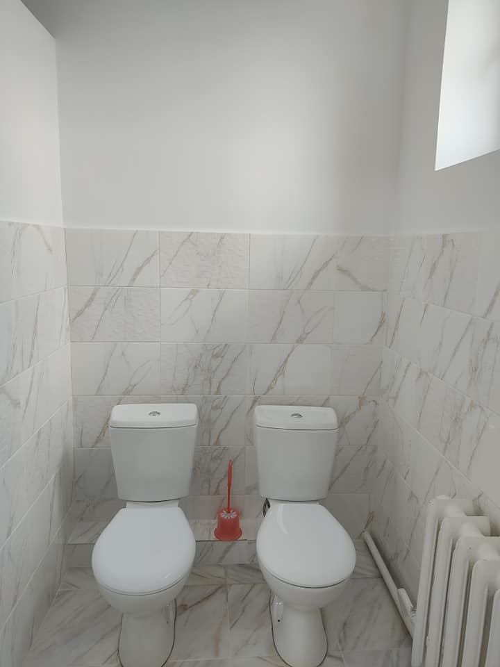 FOTO// Condiții mai bune pentru copii: Un bloc sanitar al grădiniței din Dănceni, reparat 8 176615554 4131432676945543 2358111027722138034 n