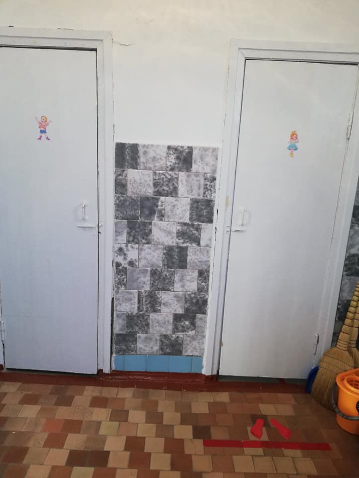 FOTO// Condiții mai bune pentru copii: Un bloc sanitar al grădiniței din Dănceni, reparat 5 176816932 4131435023611975 1513963217529524597 n