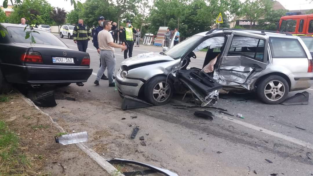 FOTO// Accident grav pe strada centrală din orașul Ialoveni 1 FB IMG 1622393417166
