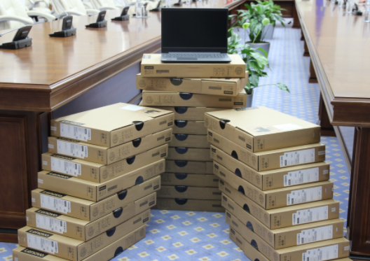 DOC// 335 de laptopuri, pentru elevii din raionul Ialoveni. Lista școlilor cărora le-au fost repartizate 1 sursa: gov.md