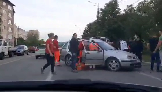 FOTO// Accident grav pe strada centrală din orașul Ialoveni 2 VideoCapture 20210530 193927