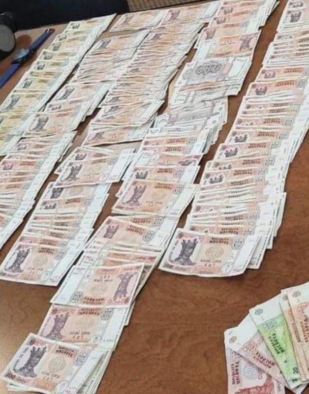 Doi minori, de 14 și 16 ani, suspectați de furtul a 100 000 de lei din sediul unei companii din orașul Ialoveni. Banii au fost recuperați 1 100 mii lei furt de minori Ialoveni