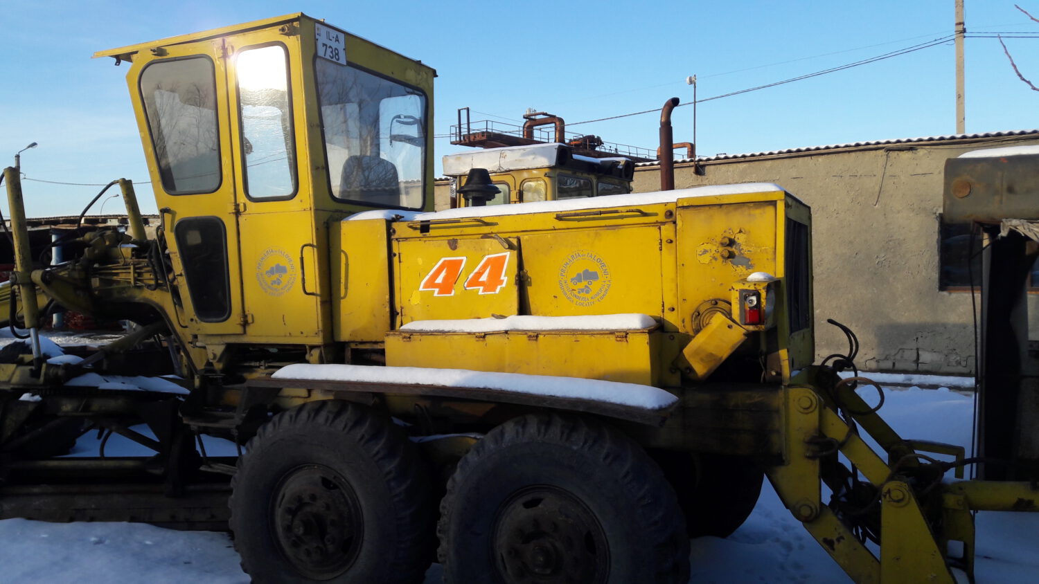 FOTO//După mai multe încercări, Primăria a vândut un autogreider la reducere, cu 70 mii de lei 3 Autogreiderul 9 02 2017 2