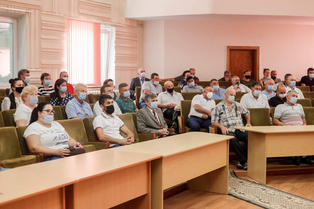 Galerie FOTO// Mesajul președintei Maia Sandu după vizita la Ialoveni 8 Maia Sandu intalnire cu agentii economici 2