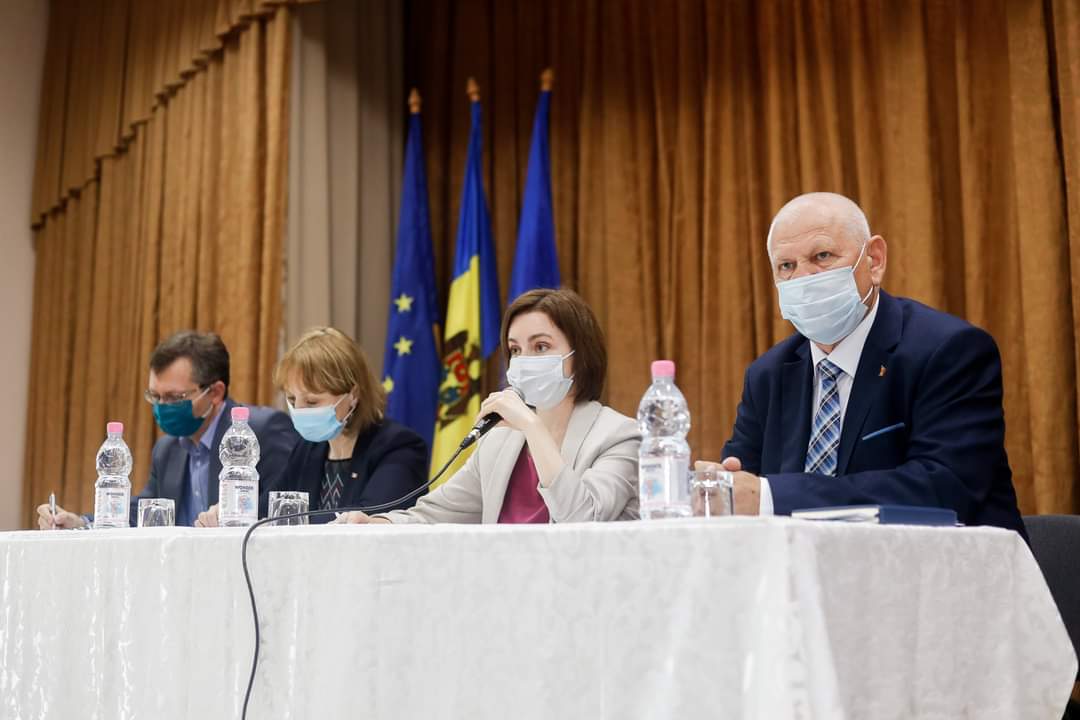 Galerie FOTO// Mesajul președintei Maia Sandu după vizita la Ialoveni 2 Maia Sandu intalnire cu apl si educatie