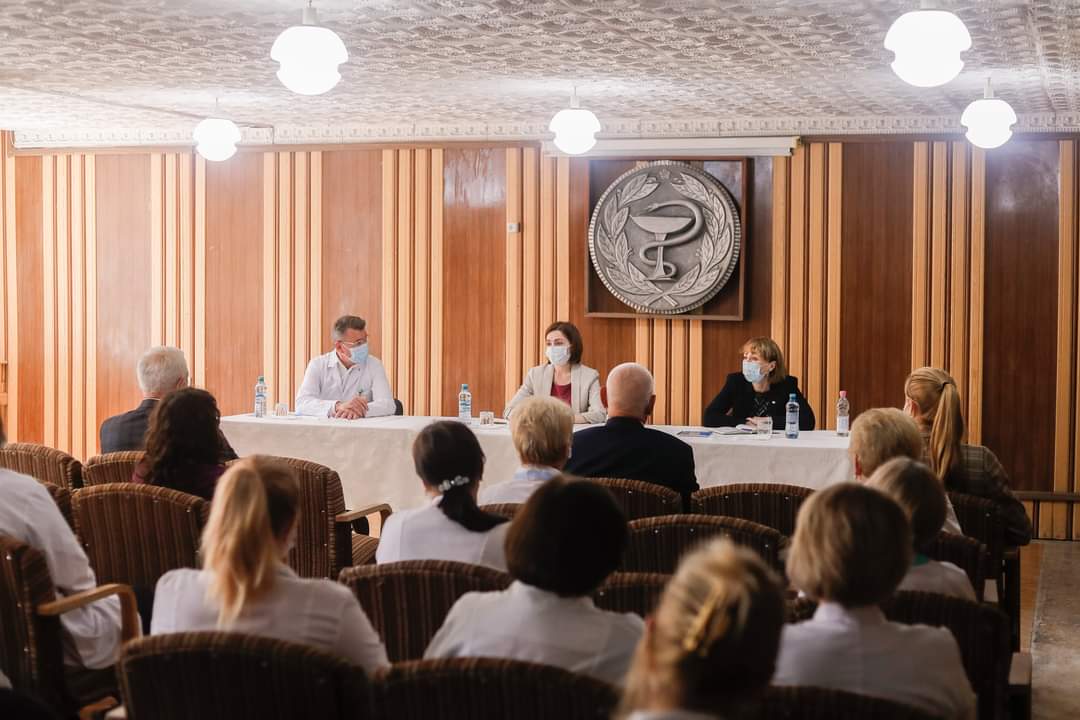 Maia Sandu intalnire cu medicii