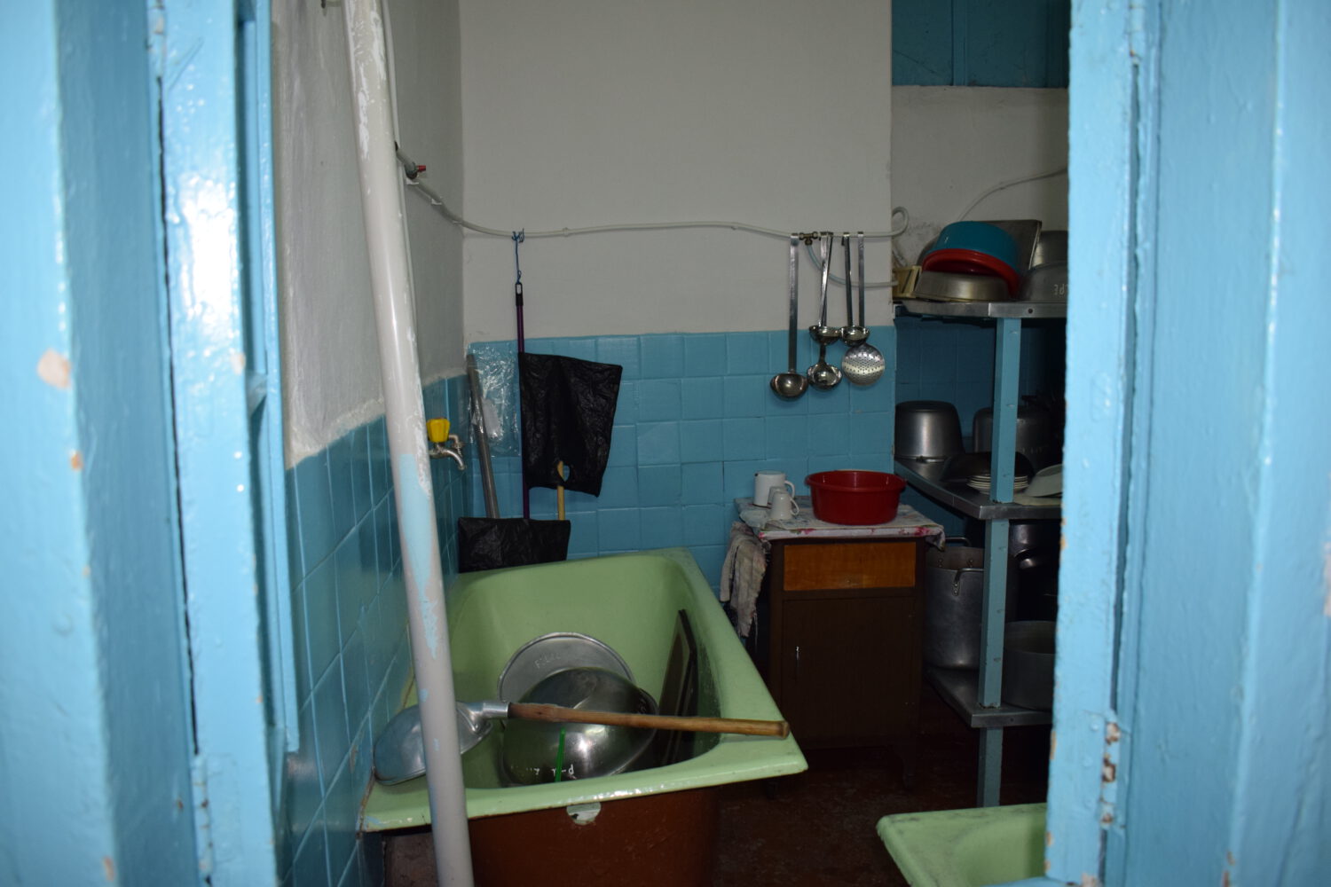 GALERIE FOTO// Spitalul raional Ialoveni a rămas FĂRĂ „bucătărie”. Vor apela la servicii de catering private 17 Spatiul si cada pentru dezinfectari