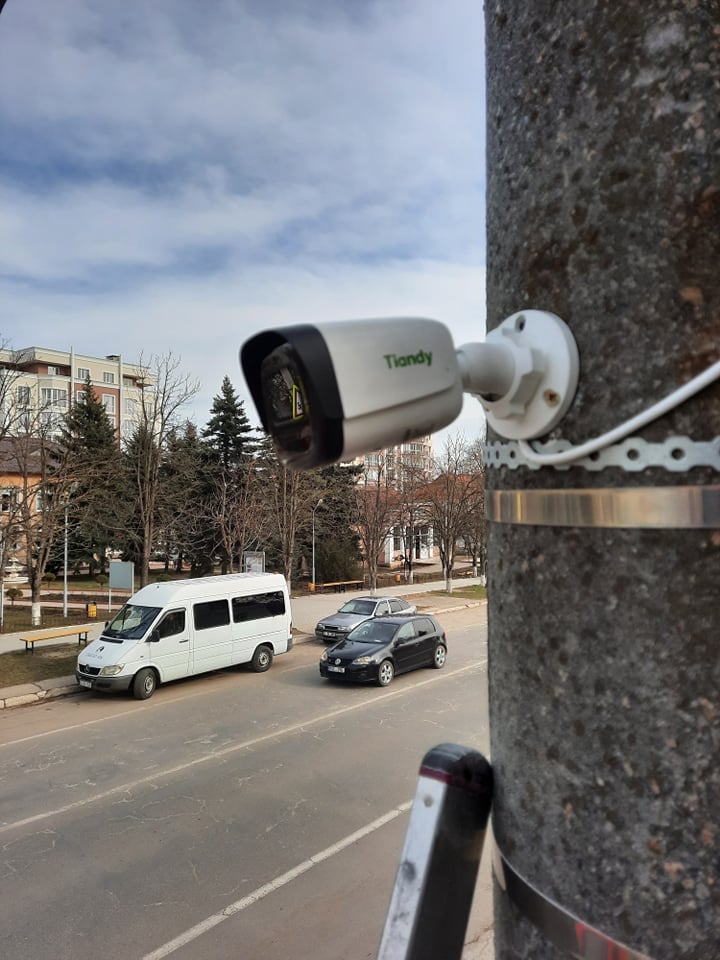 FOTO//Mai multe camere din locuri publice din orașul Ialoveni au fost transmise Inspectoratului de Poliție 1 camera vartic TIANDY