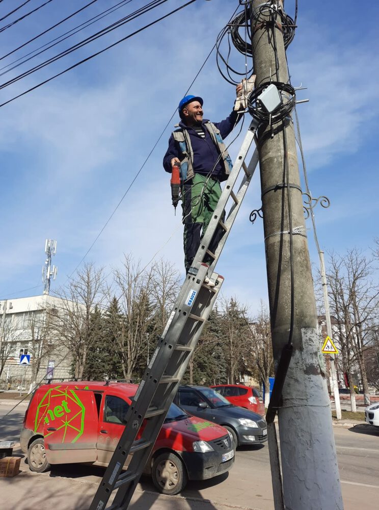 proces de instalare camera