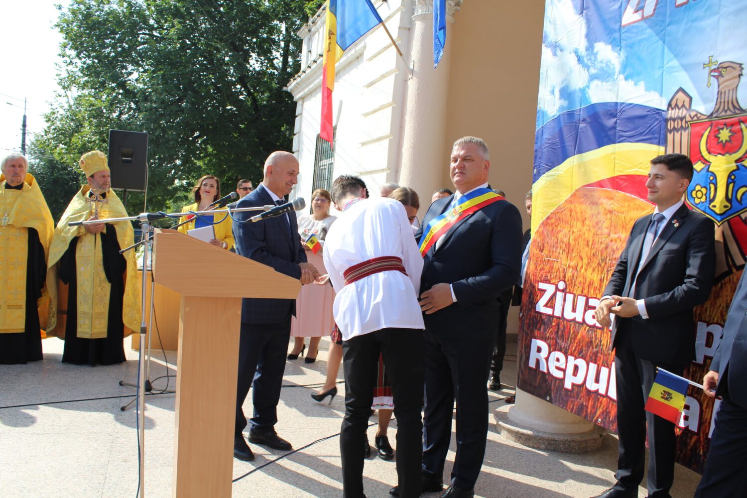 FOTO// Primarul orașului Buftea a devenit Cetățean de Onoare al orașului Ialoveni 3 240891456 2262081363927393 8121867258527283932 n