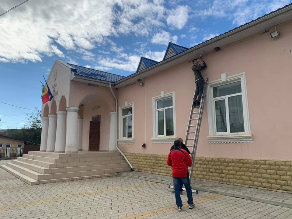 Casa de Cultură din Ruseștii Noi, dotată cu sistem de supraveghere video în urma Acordului de înfrățire cu o comună din România 1 Rusestii Noi casa de cultura 1