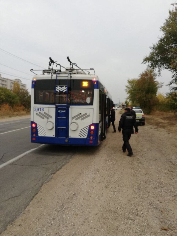 Controale în transportul public din Ialoveni pentru prevenirea și combaterea răspândirii Covid-19 2 control transport public ialoveni 2