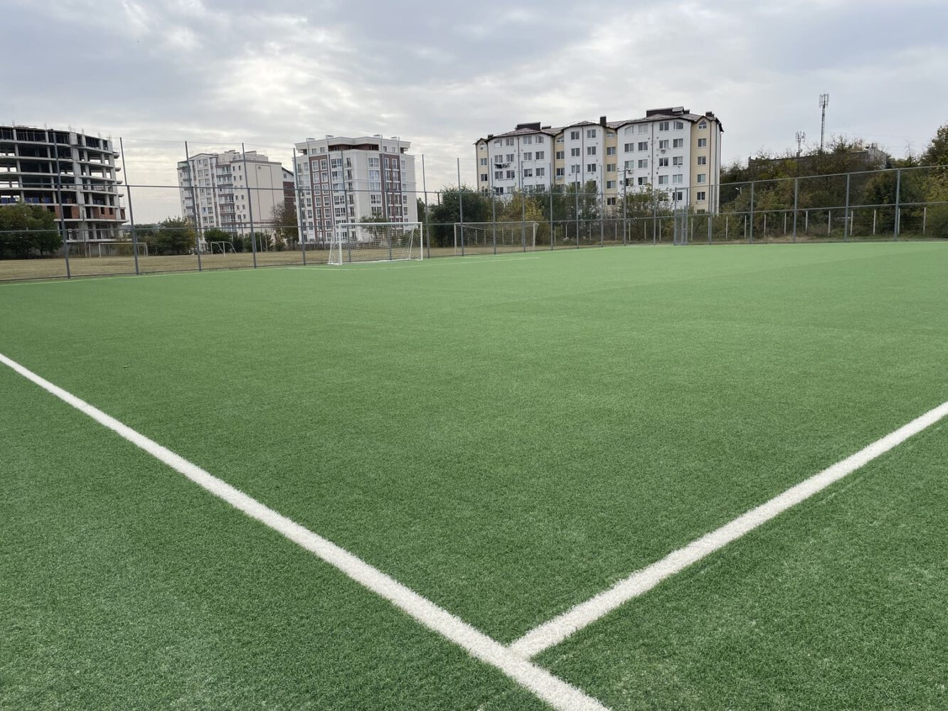 FOTO// Stadion nou de minifotbal de 2,4 milioane lei în centrul orașului Ialoveni 10 stadion minifotbal ialoveni 2021 10