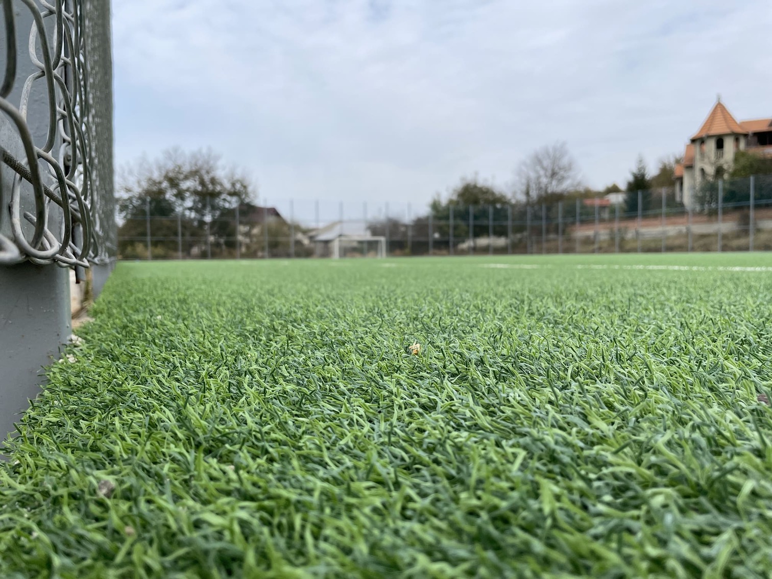 FOTO// Stadion nou de minifotbal de 2,4 milioane lei în centrul orașului Ialoveni 1 stadion minifotbal ialoveni 2021 6