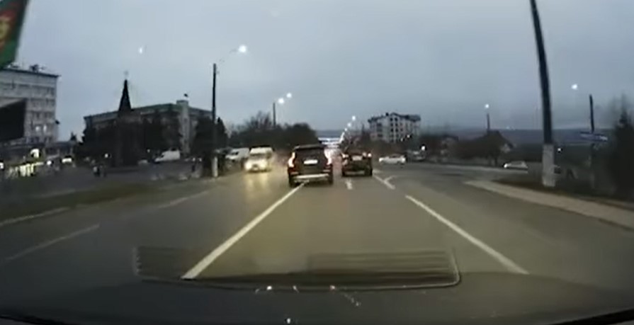 Șoferul care facea „slalom” prin trafic și a încalcat mai multe reguli de circulație - amendat și penalizat 1 amenda 3 mii lei volvo