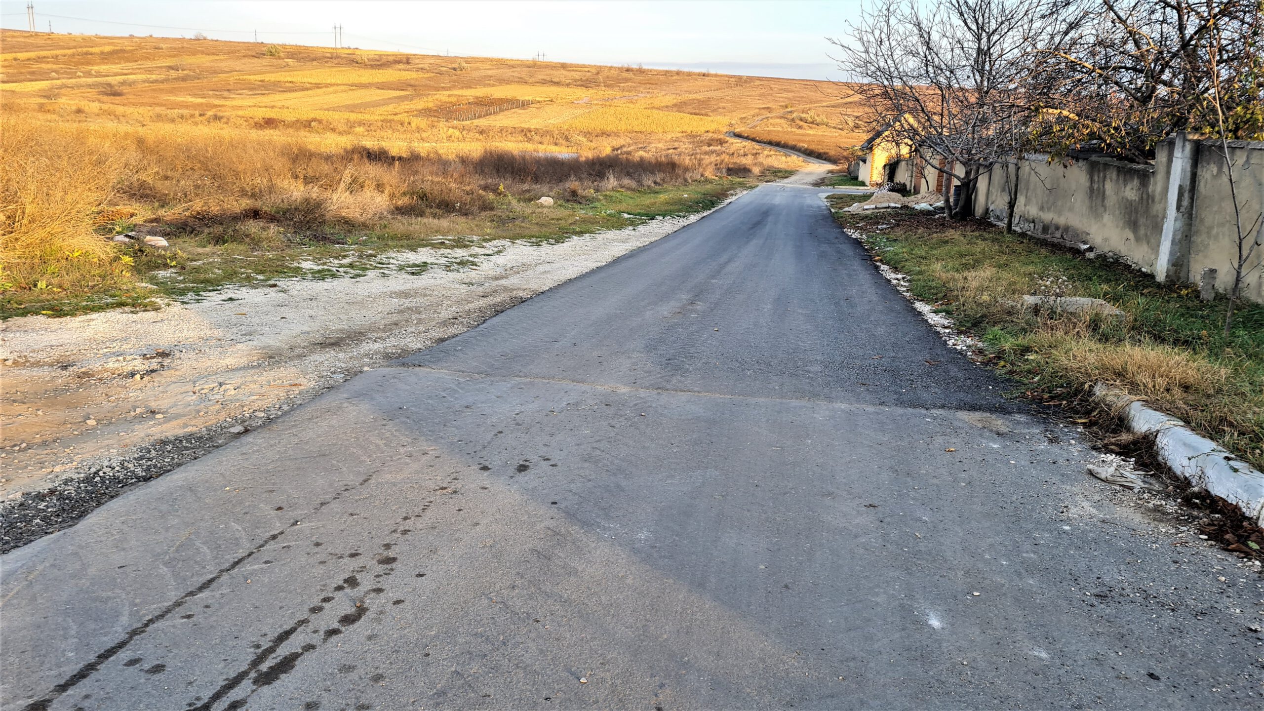 GALERIE FOTO cu asfaltul de pe strada Sf. Vineri din sectorul Albeni 1 str Sf Vineri asfalt 32 scaled