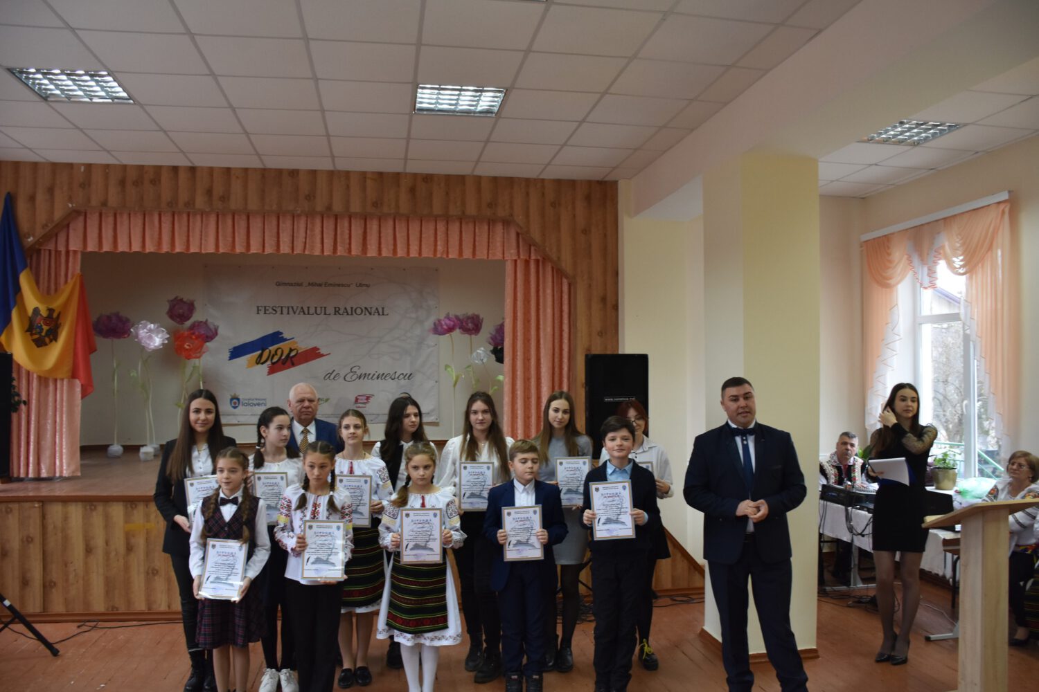 FOTO// Festivalul raional „Dor de Eminescu”, Ediția I. Cine sunt laureații concursului 4 271995744 4619453248153726 4625773477760298696 n