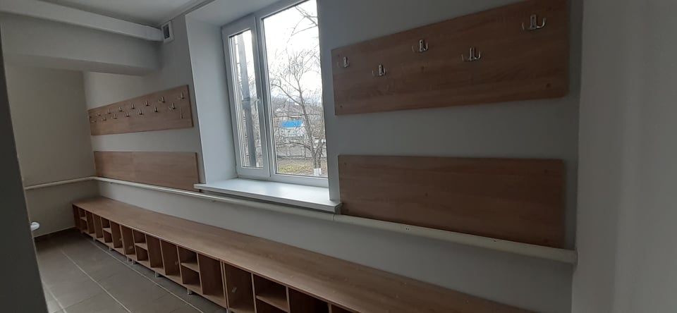Vestiarul Liceului Teoretic „Olimp” din Costești a fost renovat la inițiativa unui grup de elevi 1 273792160 4937683659652131 1899573744544317939 n 1