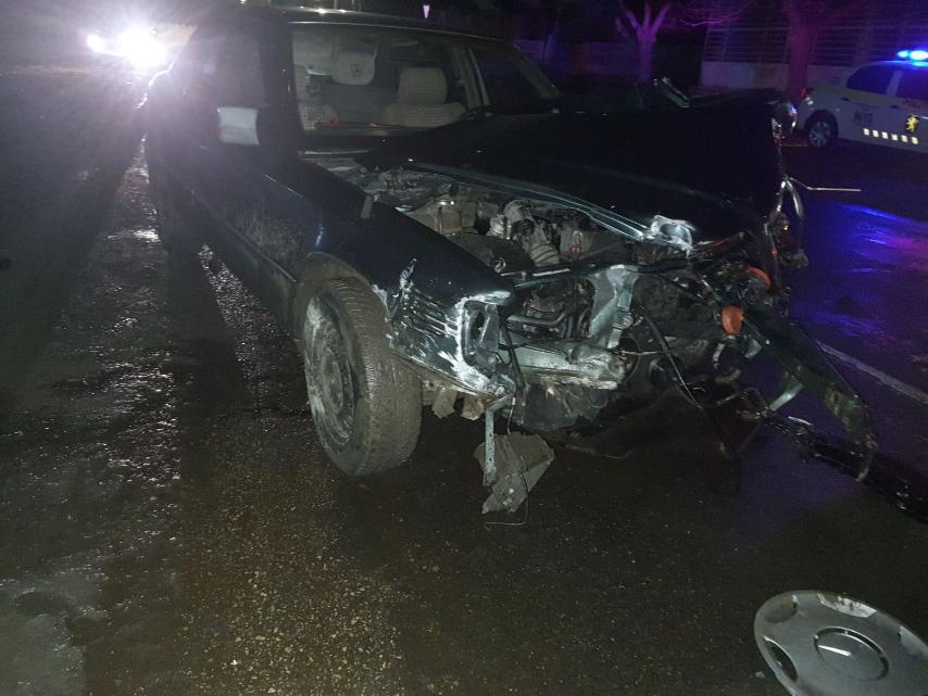 FOTO// Accident în orașul Ialoveni. O tânără a intrat cu mașina într-un gard 1 viber image 2022 02 08 10 31 32 128