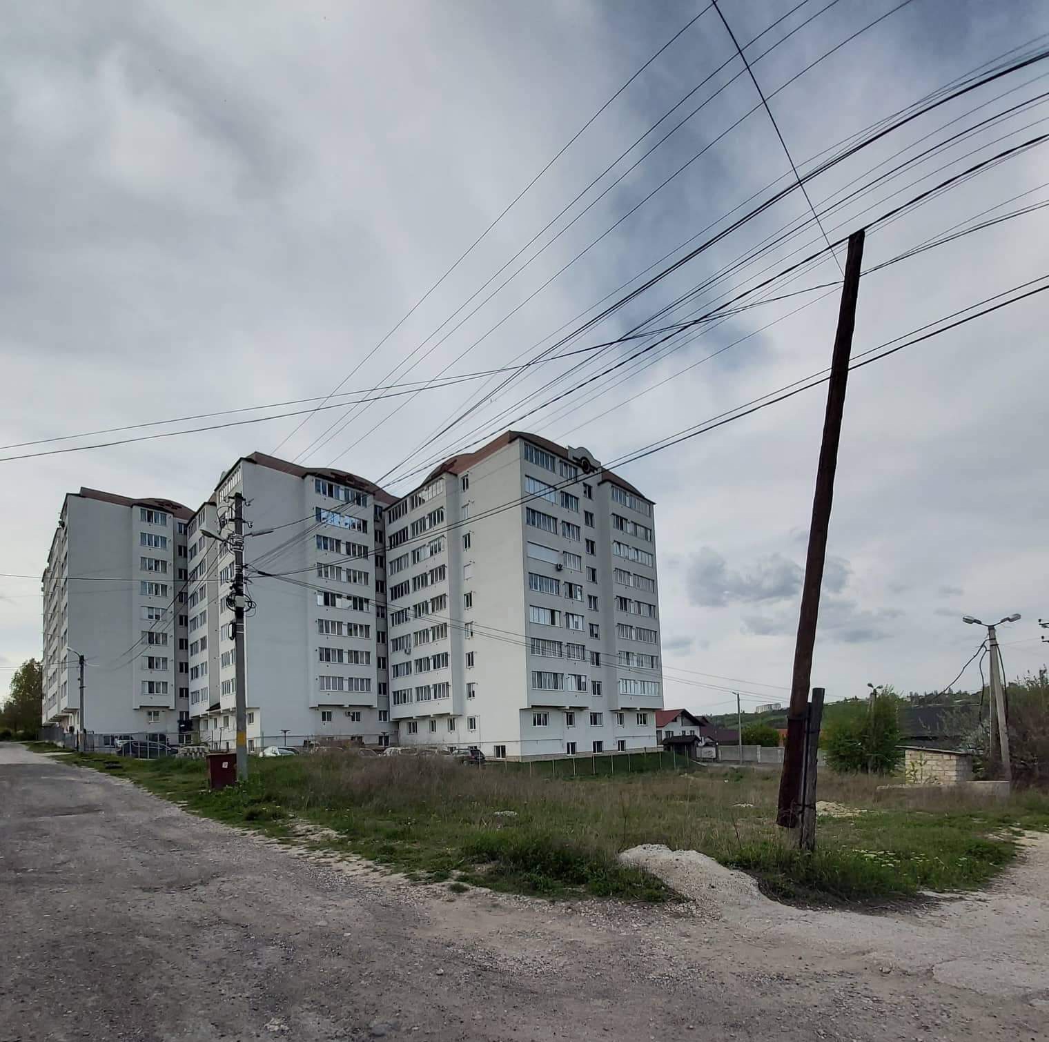 Solicitare de construcție a unui bloc cu 7 etaje și parter pe strada Timișoara (lângă cele 3 blocuri existente) 1 TEREN 1 BLOC 7 etaje Timisoara