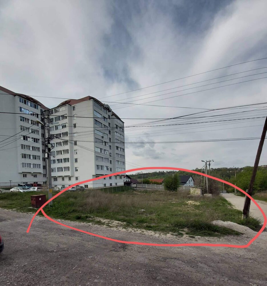 Solicitare de construcție a unui bloc cu 7 etaje și parter pe strada Timișoara (lângă cele 3 blocuri existente) 2 Teren 1 Timisoara