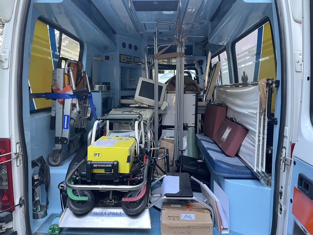 FOTO// Donație din Italia: ambulanță pentru Spitalul raional și autospecială pentru școala din Puhoi 4 ambulanta spitalul raional ialoveni 4