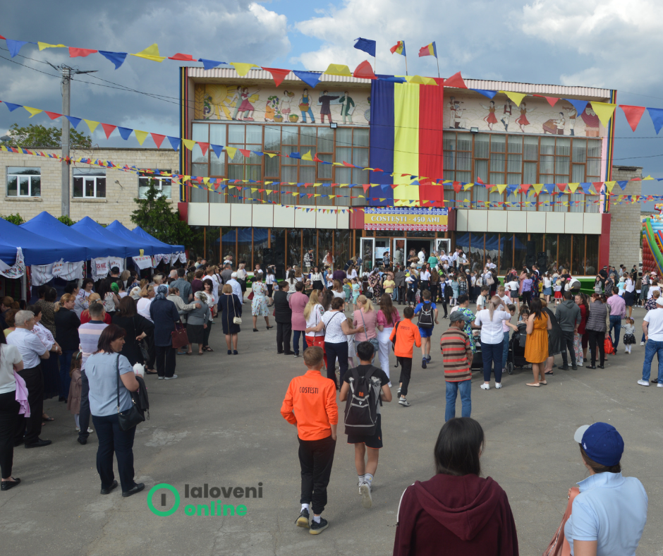 (GALERIE FOTO)// La Costești a fost sărbătorit hramul satului. Instituțiile publice au pregătit tradiționala expoziție „Casa Mare” 1 1 2
