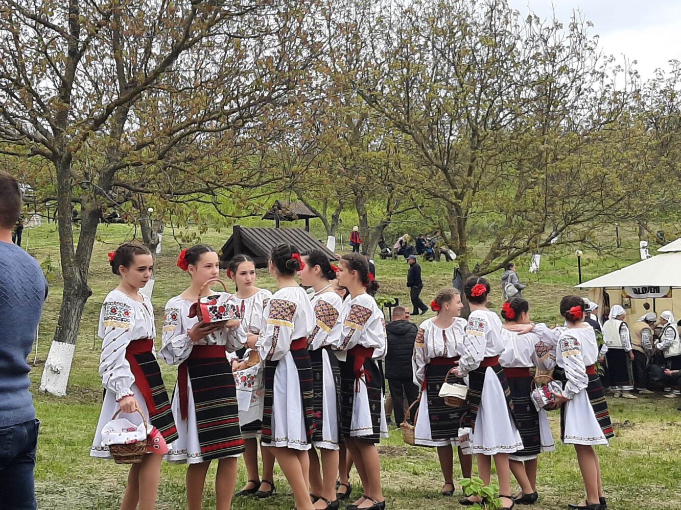 (GALERIE FOTO)// Prima ediție a Festivalului „Colo-n vale pe imaș” s-a desfășurat la Ulmu 6 345034751 202026482687238 530997246790036970 n
