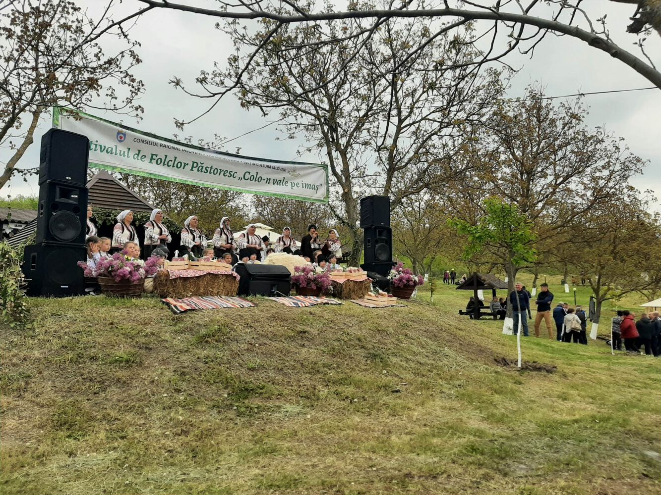 (GALERIE FOTO)// Prima ediție a Festivalului „Colo-n vale pe imaș” s-a desfășurat la Ulmu 12 345472497 1555687944956007 3255405010840740035 n