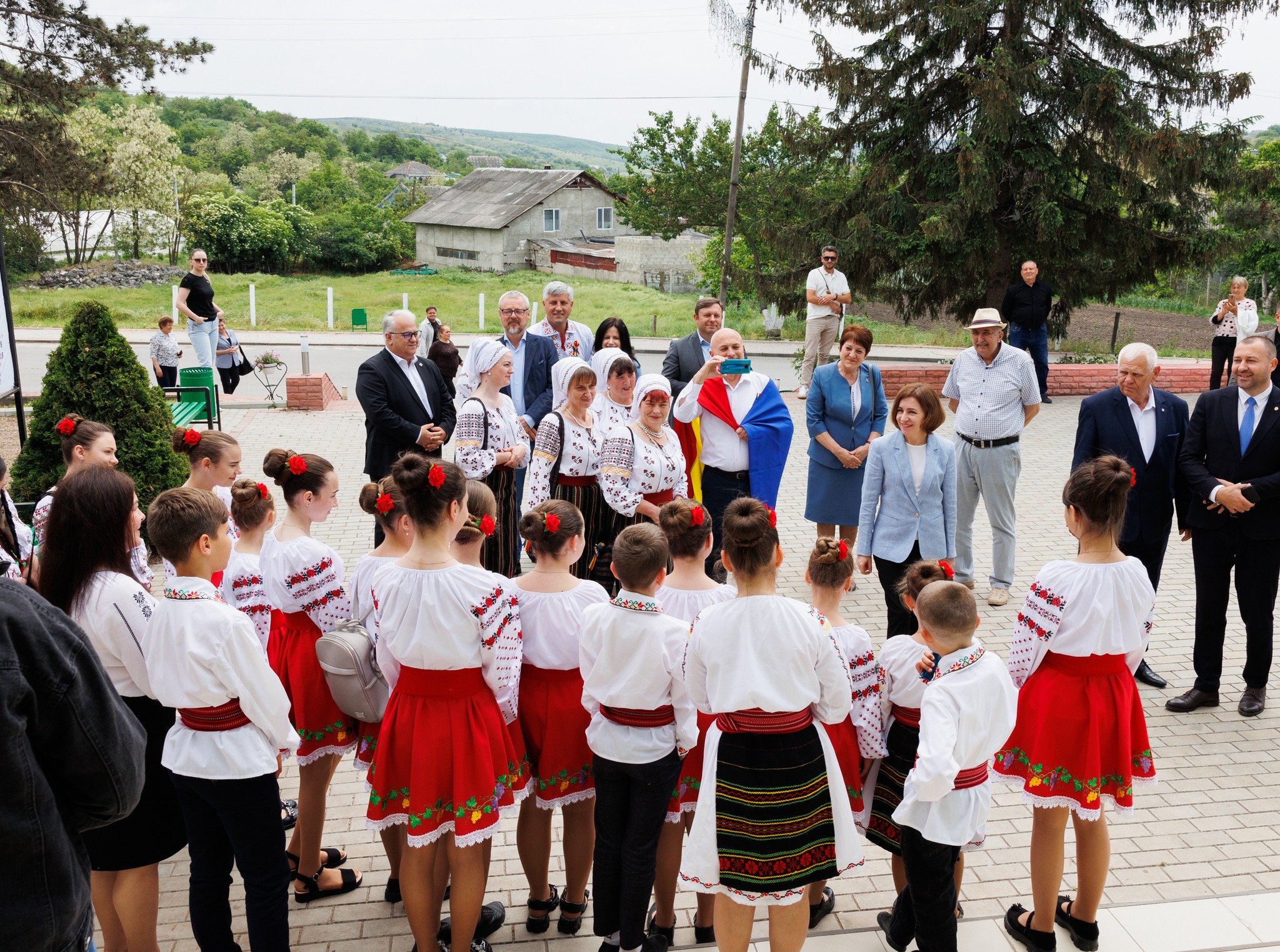 Maia Sandu la Puhoi: „Aceasta e Moldova Europeană pe care o construim împreună: un stat liber, cu localități amenajate” 1 347231733 969380767728024 639765503637526064 n