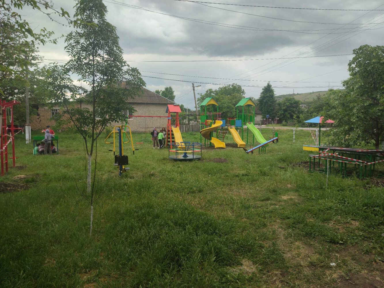 Camere de supraveghere la noul teren de joacă din comuna Gangura 2 348546307 217412101053990 7538593121557196002 n