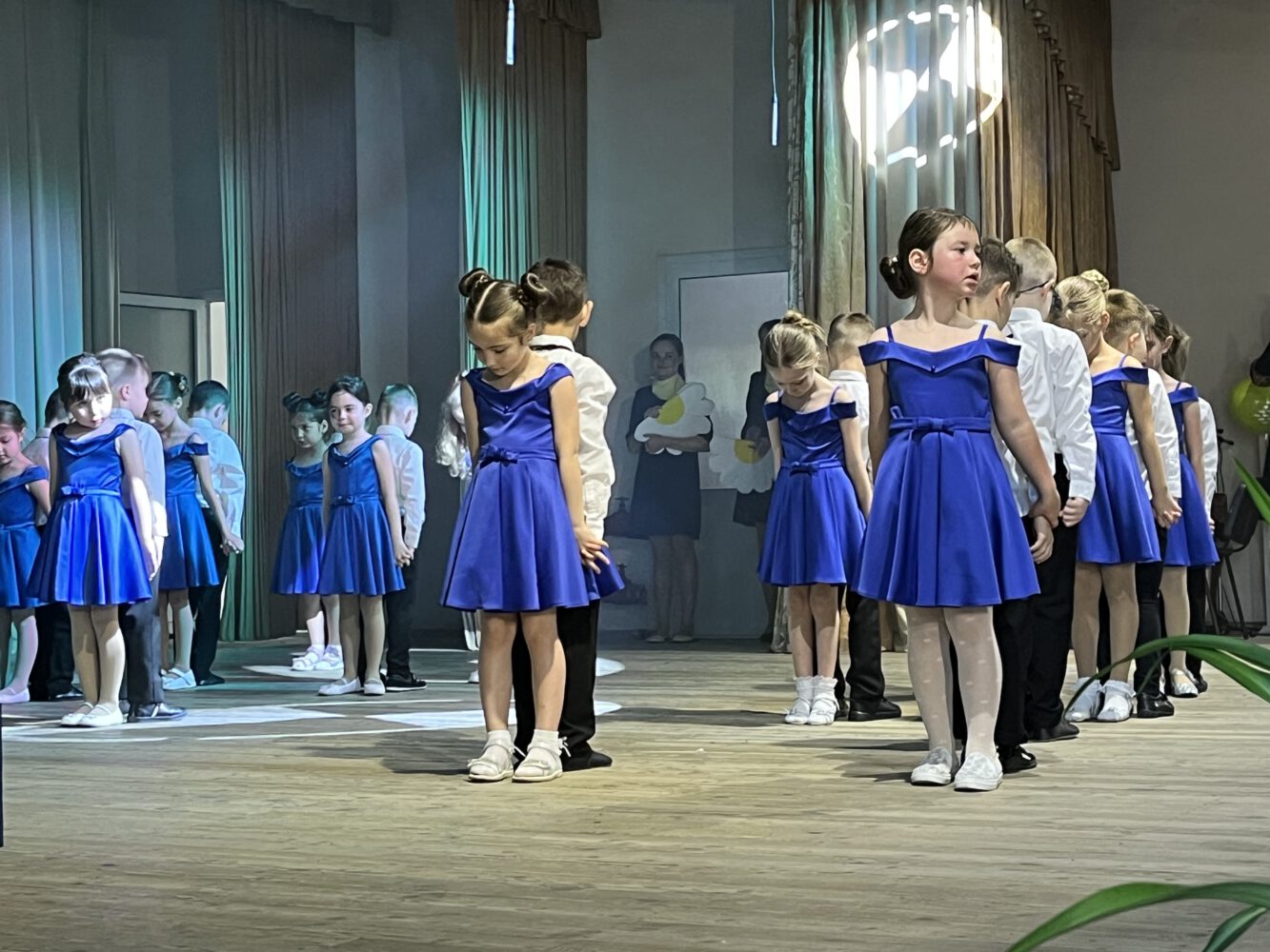 GALERIE FOTO. Absolvenții Grădiniței „Regina Maria” au susținut astăzi un concert la Casa de Cultură „Andrei Ungureanu” 13 IMG 5310