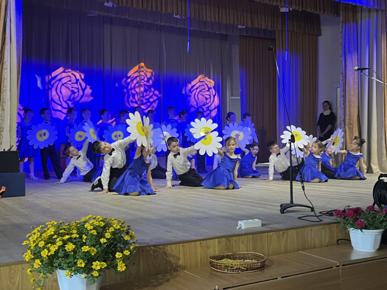 GALERIE FOTO. Absolvenții Grădiniței „Regina Maria” au susținut astăzi un concert la Casa de Cultură „Andrei Ungureanu” 16 IMG 5322