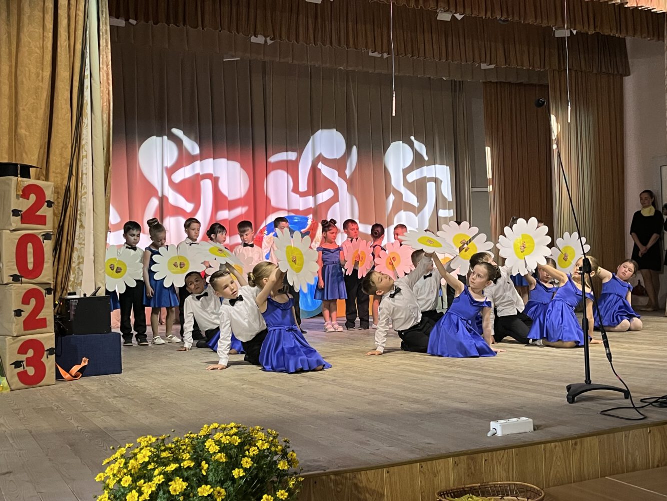 GALERIE FOTO. Absolvenții Grădiniței „Regina Maria” au susținut astăzi un concert la Casa de Cultură „Andrei Ungureanu” 18 IMG 5328