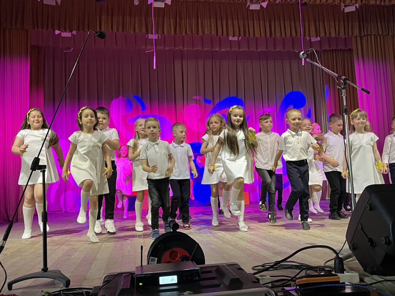 GALERIE FOTO. Absolvenții Grădiniței „Regina Maria” au susținut astăzi un concert la Casa de Cultură „Andrei Ungureanu” 21 IMG 5341