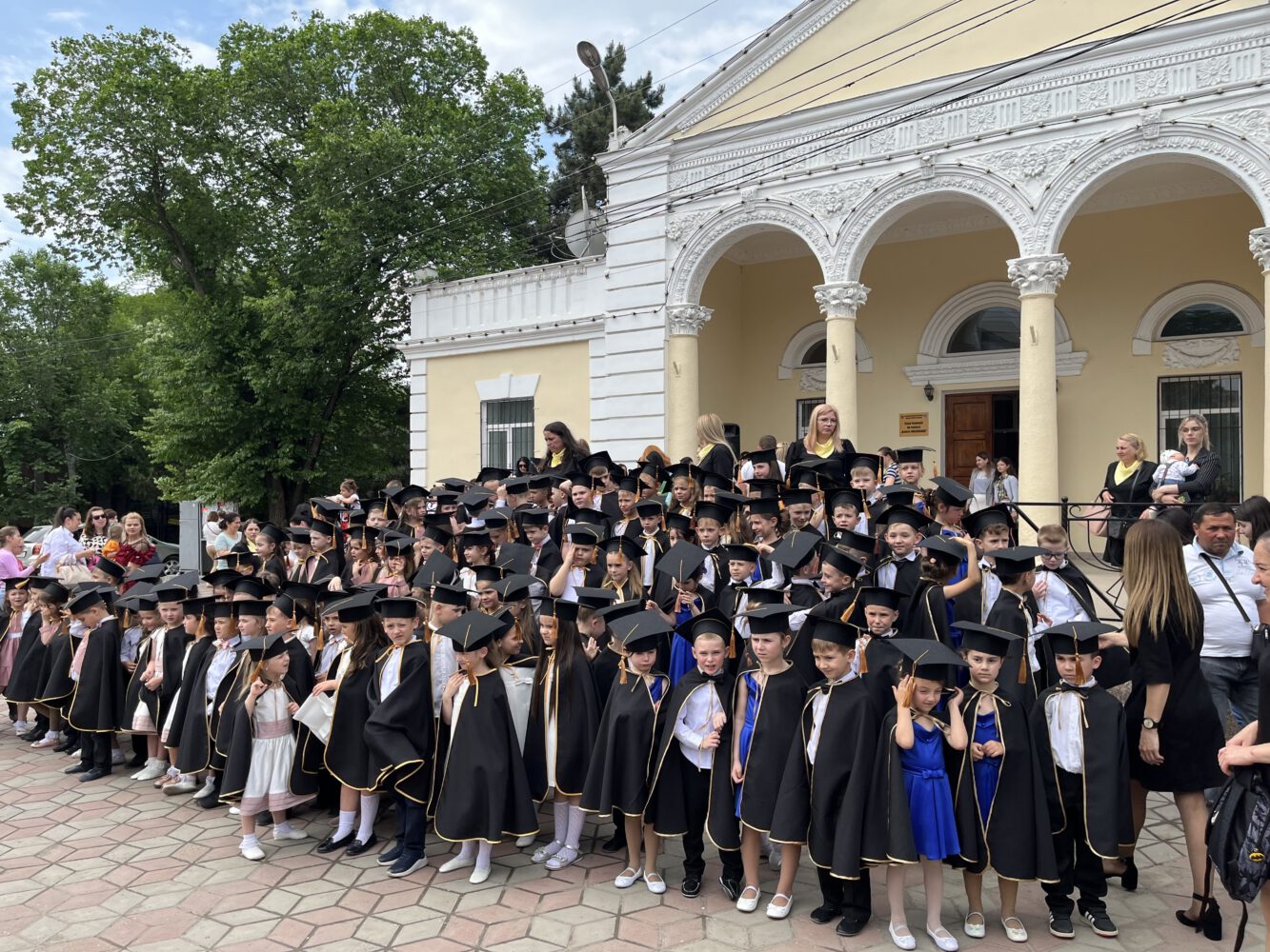 GALERIE FOTO. Absolvenții Grădiniței „Regina Maria” au susținut astăzi un concert la Casa de Cultură „Andrei Ungureanu” 29 IMG 5390