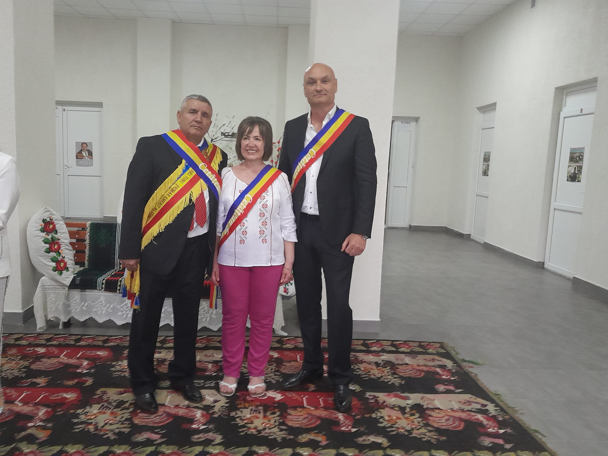Cadou de prestigiu pentru primarul de Zîmbreni, de hramul satului 1 349680635 266642589223807 3829368145395237427 n