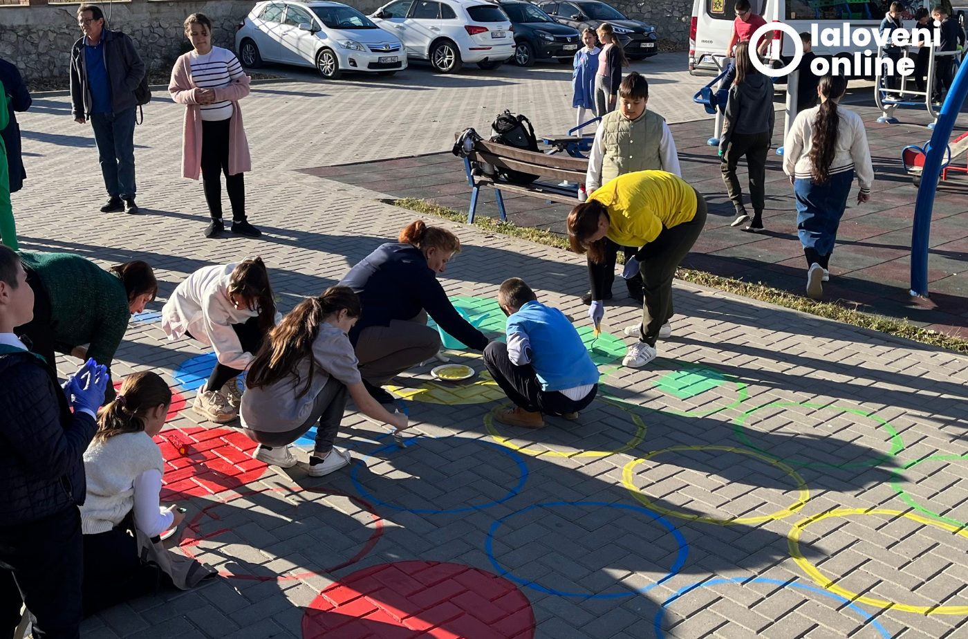 FOTO: Împreună pentru o societate tolerantă. Zeci de copii și adulți au colorat astăzi curtea Unității de Educație Incluzivă din Ialoveni 13 5 1