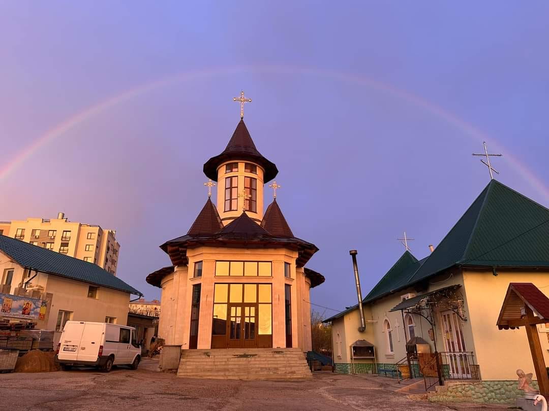 Pentru o comunitate mai sigură: Un agent economic a instalat gratuit camere de supraveghere la Biserica „Sf. Martiri Brîncoveni” din Ialoveni 1 438094230 3902321896757402 4862072431893110586 n