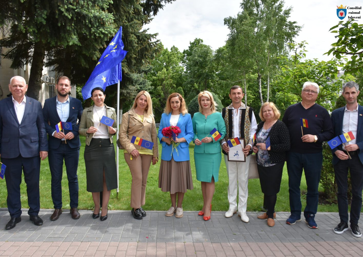 FOTO: Astăzi sărbătorim Ziua Europei. Administrația raionului a marcat evenimentul cu un program artistic 2 442418787 1211479430175010 4567936936871643507 n