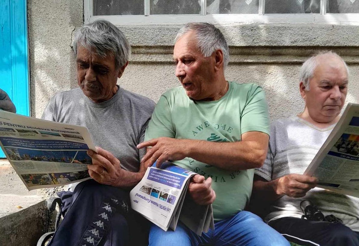 Cetățenii din raionul Ialoveni, informați cu privire la referendumul din 20 octombrie 1 448884459 789851806669984 4715905518912544809 n