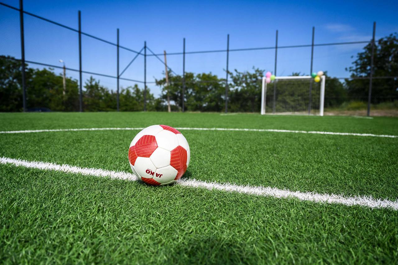Un teren de mini-fotbal a fost inaugurat la Ialoveni 1 449130968 860266126127965 1962899653435407562 n
