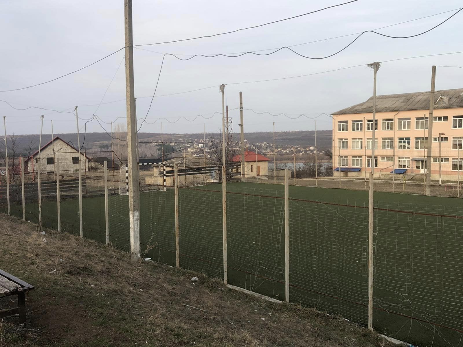 Dăncenenii din diaspora, încurajați să contribuie la reparația capitală a stadionului de minifotbal din localitate 1 449179204 7970016549753784 3092258395493513695 n