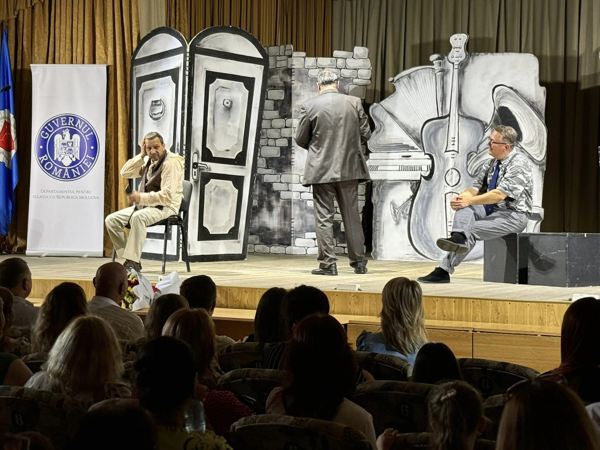 Seară de comedie pentru ialoveneni: „O premieră pe care DRRM și-a propus să o multiplice” 1 451071759 851501907027828 8370874928917458193 n