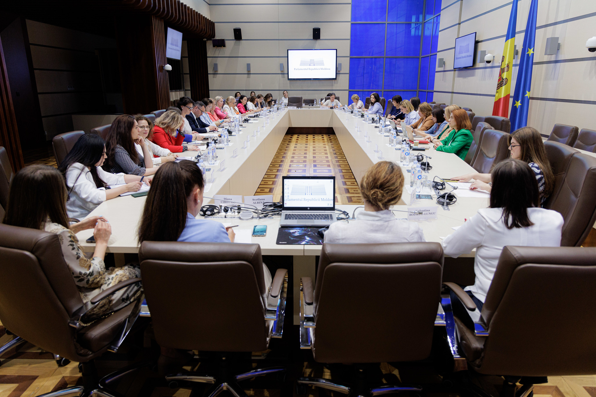 Termenul „Femicid” - cea mai gravă formă de violență împotriva femeilor, ar putea fi introdus în legislație 1 53836500576 5bb3b5480b k