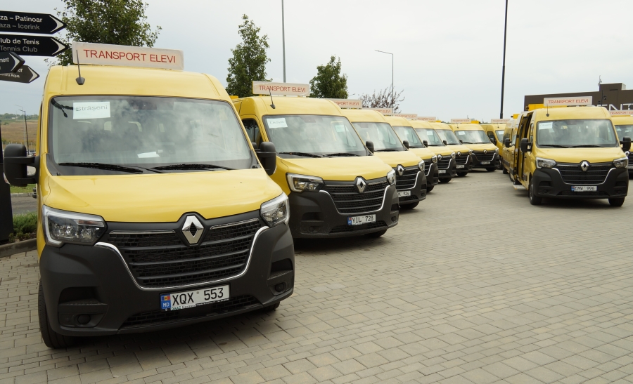 Raionul Ialoveni primește unul din cele 40 de autobuze școlare, cumpărate cu suportul României 1 dsc03273
