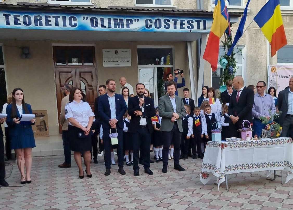 Ministrul Educației și Cercetării, Dan Perciun a participat la deschiderea noului an școlar, la instituțiile de învățământ din Costești 1 Sursă foto: https://www.facebook.com/ialovenidge